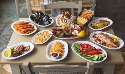 Ужин из морепродуктов на крыше с видом на Акрополь